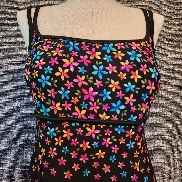 New Secretly Slender Skirted Swimsuit 1 piece New with Tags 14 Saint Johns Bay - Picture 2 of 8